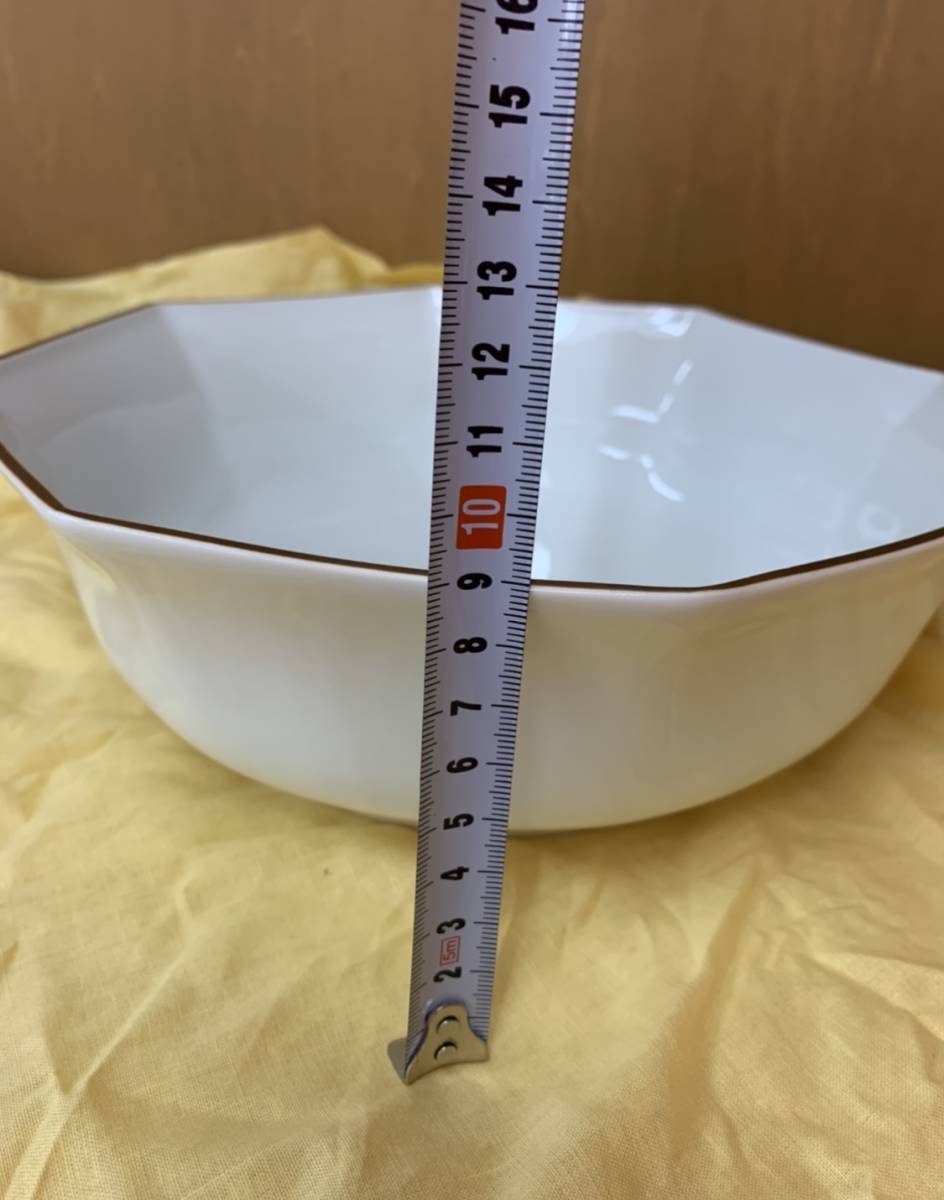 再出品！再値下げ 人間国宝 井上萬二作 白磁八角菓子鉢 井上萬