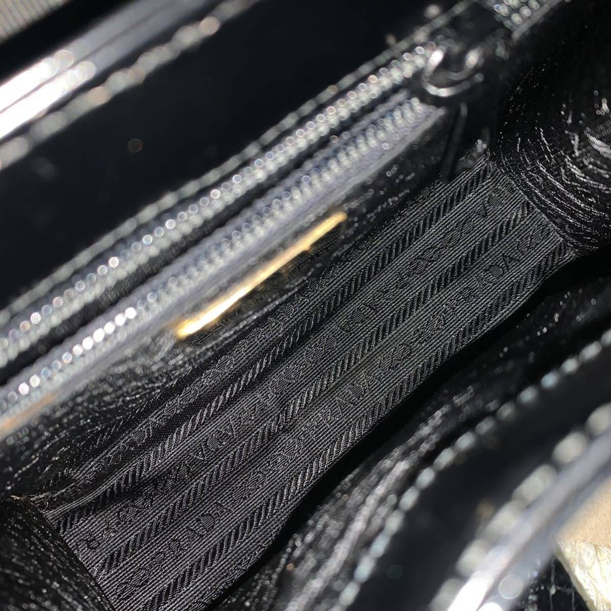 1円～ 希少 最高級 PRADA プラダ ショルダーバッグ パイソン パテント 