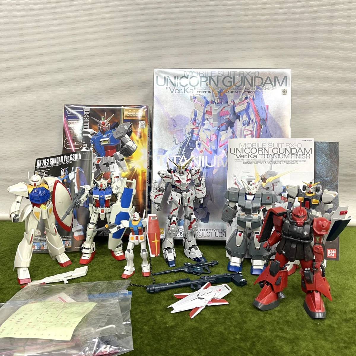 組立済 Bandai バンダイ プラモデル 機動戦士ガンダムシリーズ ユニコーンガンダム シャア専用ザク ターンエーガンダム Mk など 機動戦士 ガンダムuc ユニコーン 売買されたオークション情報 Yahooの商品情報をアーカイブ公開 オークファン Aucfan Com