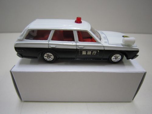 トミカ 日産 セドリック230ワゴン パトカー 窓あき 黒箱の箱無し 日本