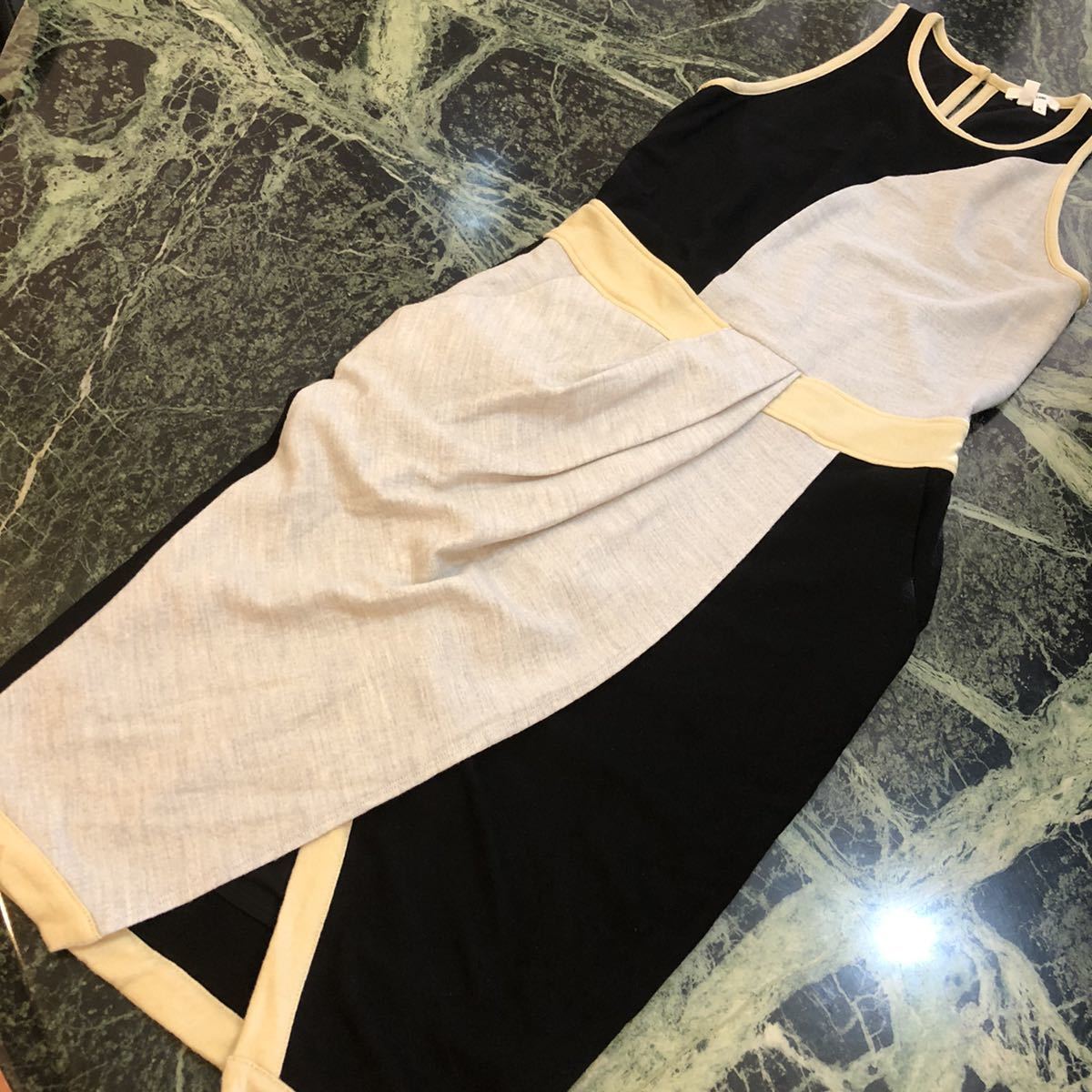 Helmut Lang ヘルムートラング ノースリーブワンピース Sサイズ デザインワンピース グレー系 女性用 売買されたオークション情報 Yahooの商品情報をアーカイブ公開 オークファン Aucfan Com