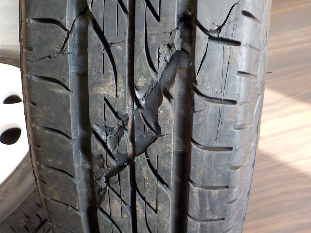 スズキ純正　155/65R14　4.5J+45　4H　100　ハブ54 +45 スズキ純正 4H タイヤ・ホイールセット 2025年製ミシュラン付 中古★送料無料