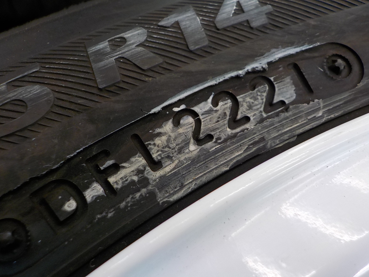 スズキ純正　155/65R14　4.5J+45　4H　100　ハブ54 +45 スズキ純正 4H タイヤ・ホイールセット 2025年製ミシュラン付 中古★送料無料