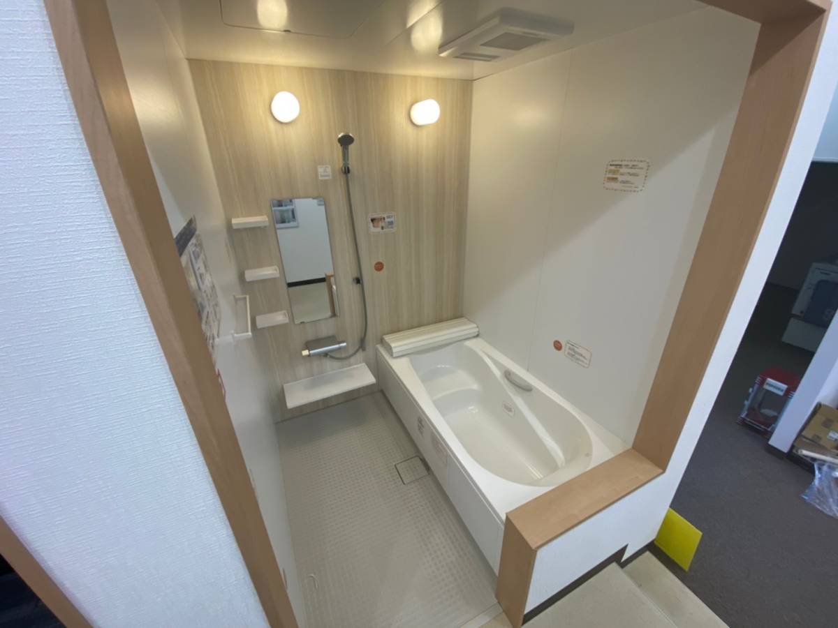【お得，正規品】 H9262 展示品 リクシル ユニットバス 高級システムバス 1616 戸建て住宅用 パネル欠品あり(ユニットバス)｜売買されたオークション情報、yahooの商品情報をアーカイブ公開 - オークファン バス、浴槽