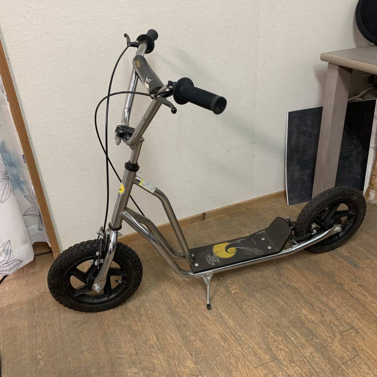 管2072 Tim Burtons キックボード キックスクーター _1