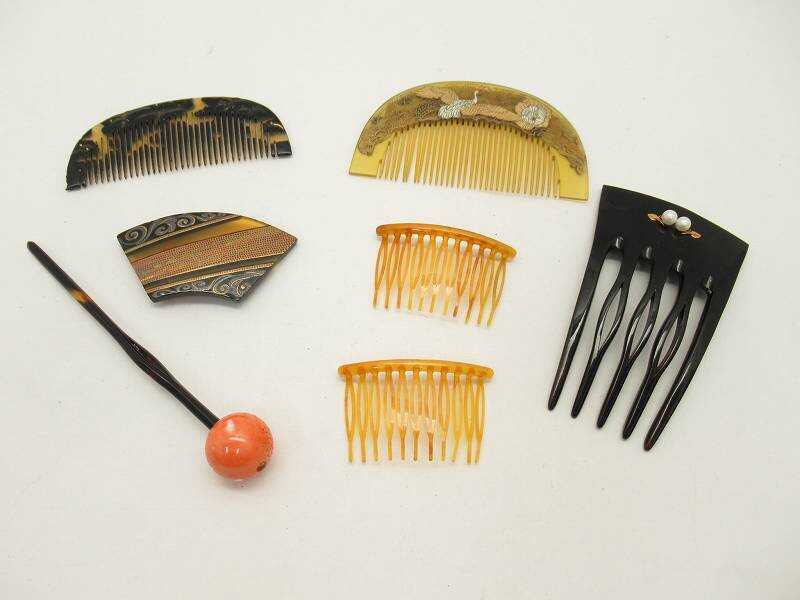 1円 べっ甲 珊瑚 永芳ネーム入り含 櫛 玉かんざし 帯留め等 和装小物 