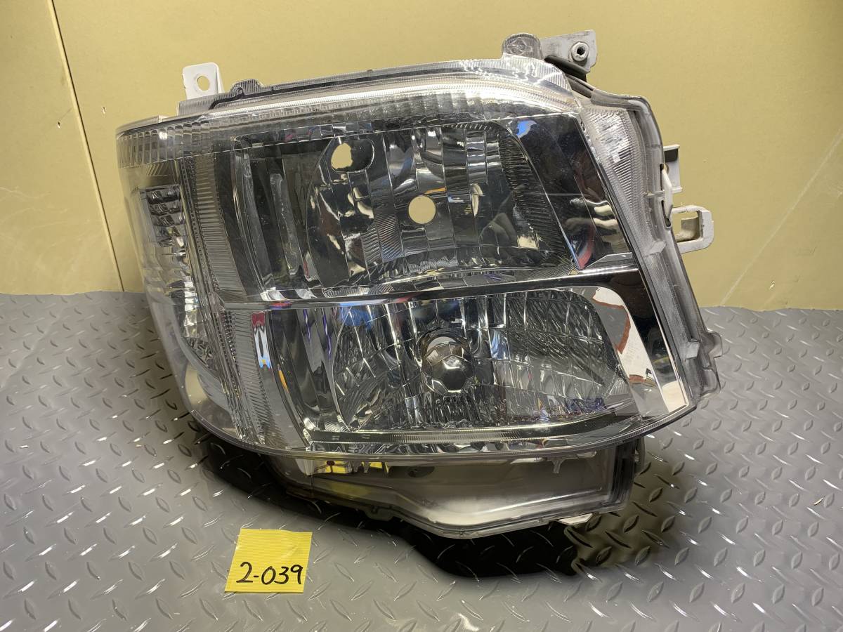 ハイエース 3型 200系 HID | ヘッドライト 純正 トヨタ 美品 ヘッド 