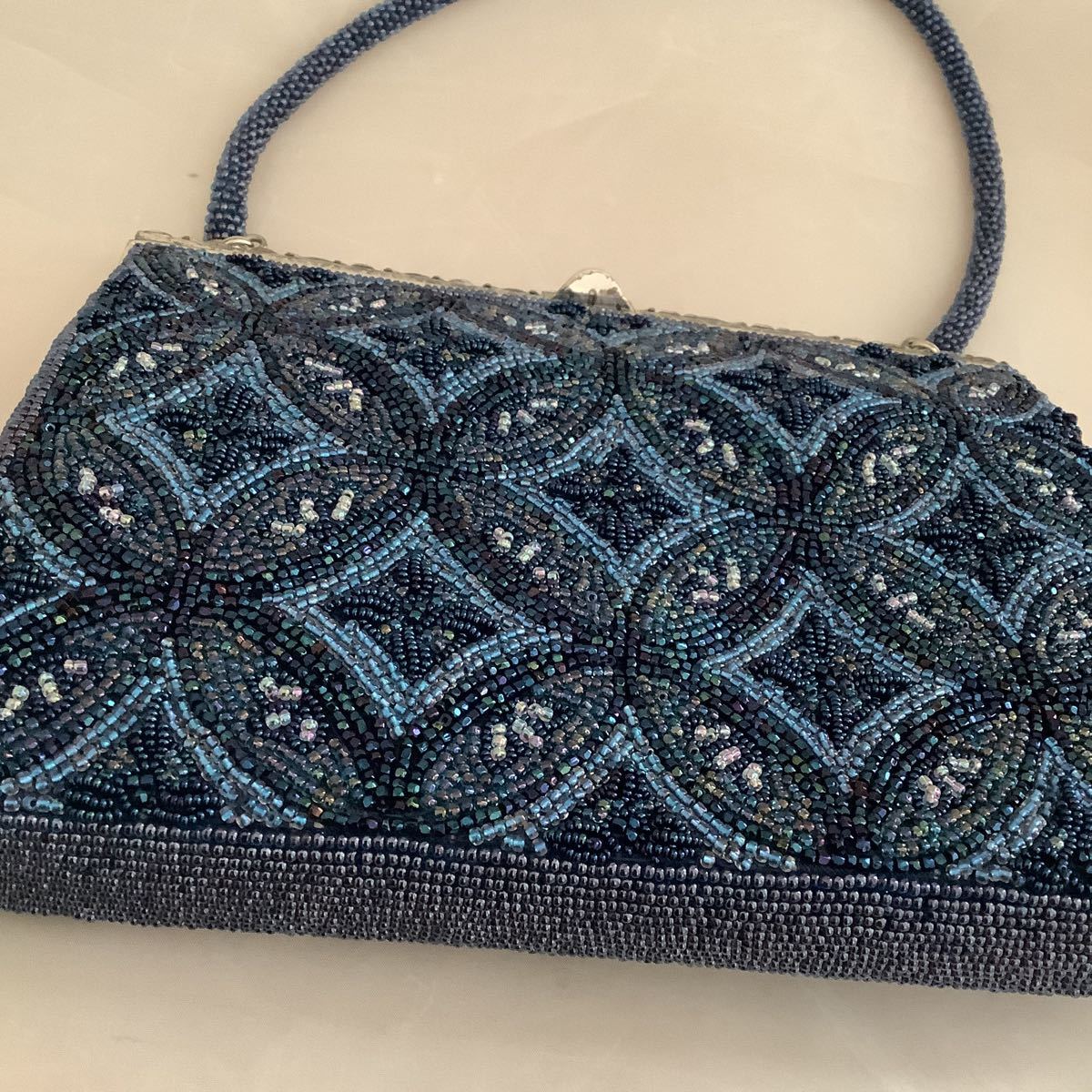美品 ビーズバッグ （極美品】手刺繍 花柄ビーズ ハンドバッグ 総 