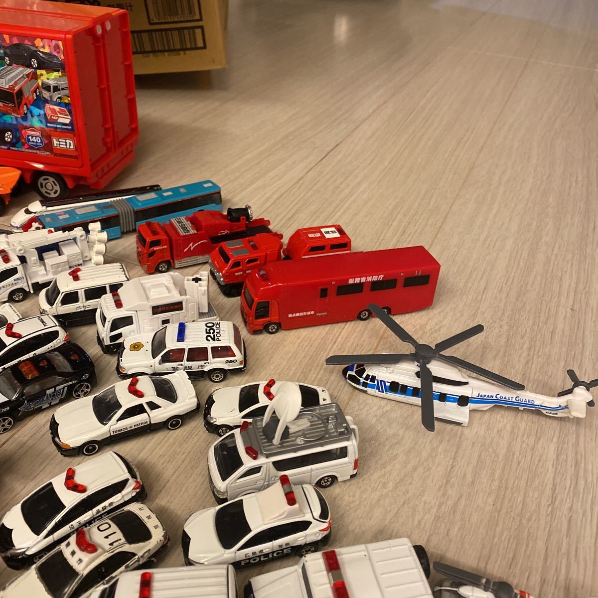 トミカ大量まとめ売り約110台