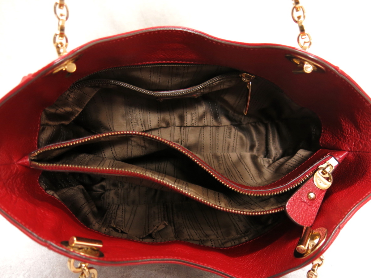 ○超美品○新品同様○Salvatore Ferragamo フェラガモ○ダブル 