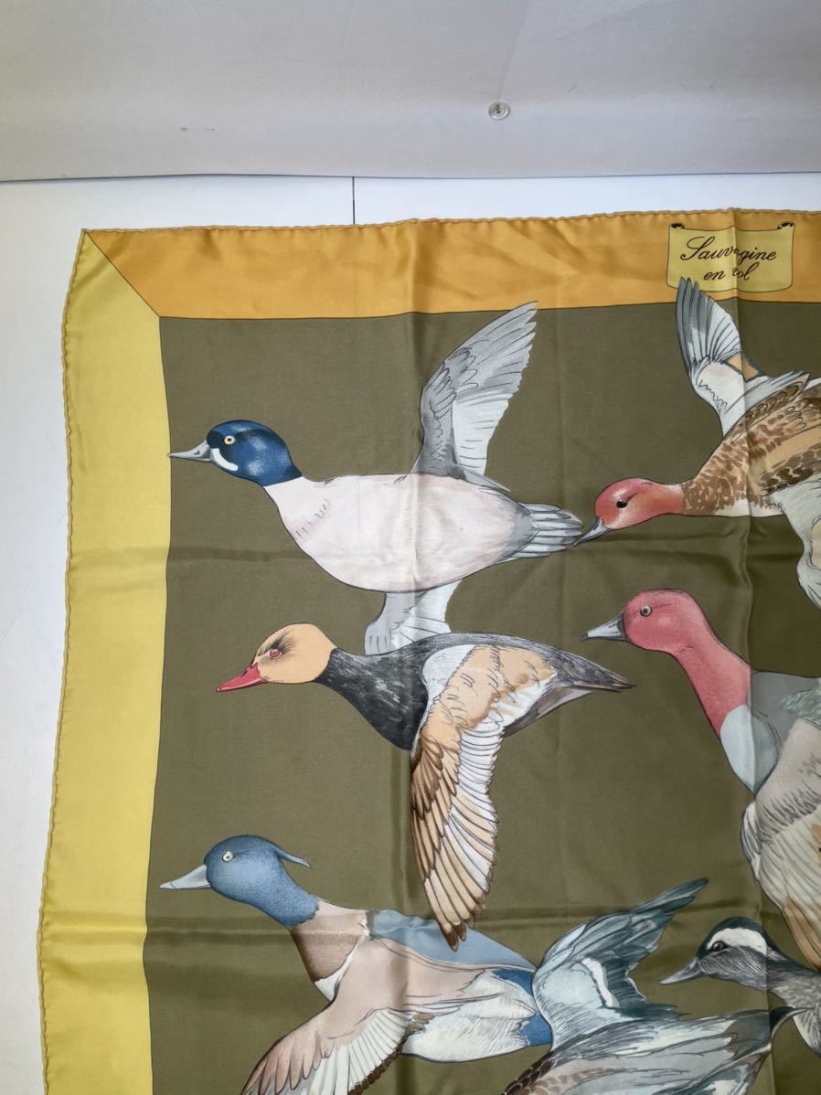 HERMES エルメス Sauvagine en Vol 海を渡る鳥の群れ カレ90 HERMES エルメス Sauvagine en Vol 海を渡る鳥の群れ カレ90