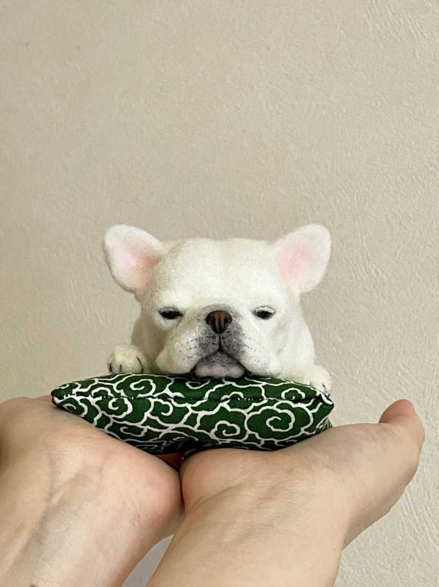 羊毛フェルト犬:手のひらフレンチブルドッグ/ハンドメイド 羊毛