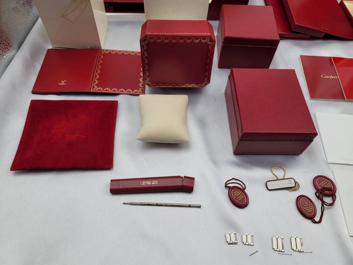 【美品】Cartier must de cartier 時計ケース空箱　付属品 カルティエ 空箱 時計 腕時計 クリーナー 駒つき ギャランティ 説明書