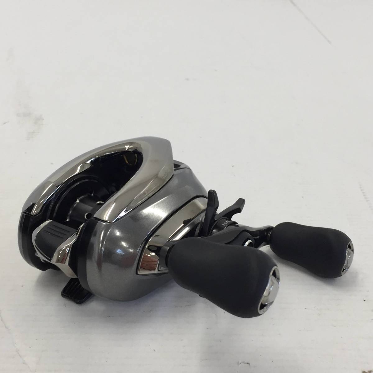 シマノ 16アンタレスDC HG 右ハンドル ベイトリール7.4 ※箱付き 【中古