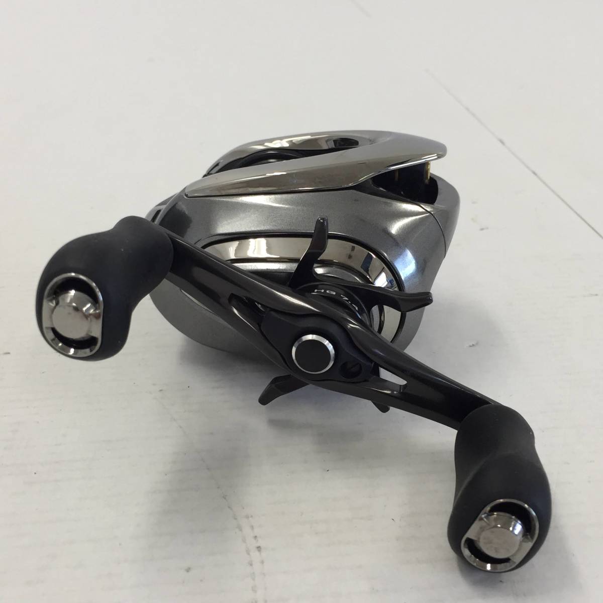 シマノ 16アンタレスDCHG 右ハンドル シマノ 16アンタレスDC HG 右ハンドル ベイトリール7.4 ※箱付き 【中古