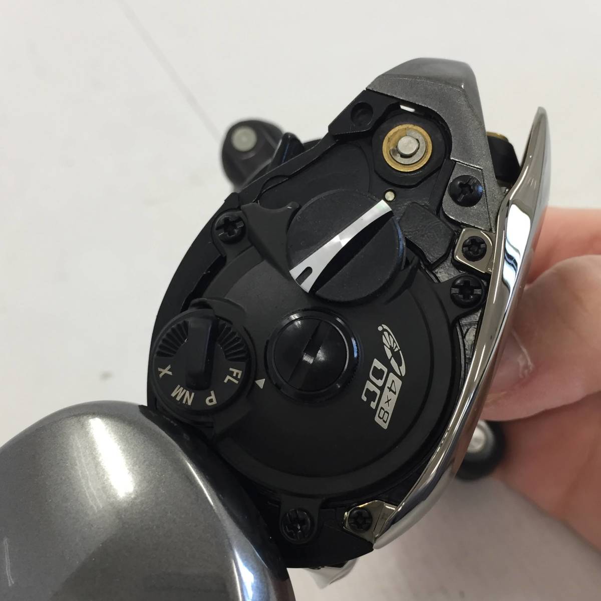 シマノ 16アンタレスDCHG 右ハンドル シマノ 16アンタレスDC HG 右ハンドル ベイトリール7.4 ※箱付き 【中古