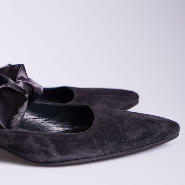 The Row 36 グレー リボン付き ミュール Coco Suede サンダル The Row 36 グレー リボン付き ミュール Coco Suede サンダル
