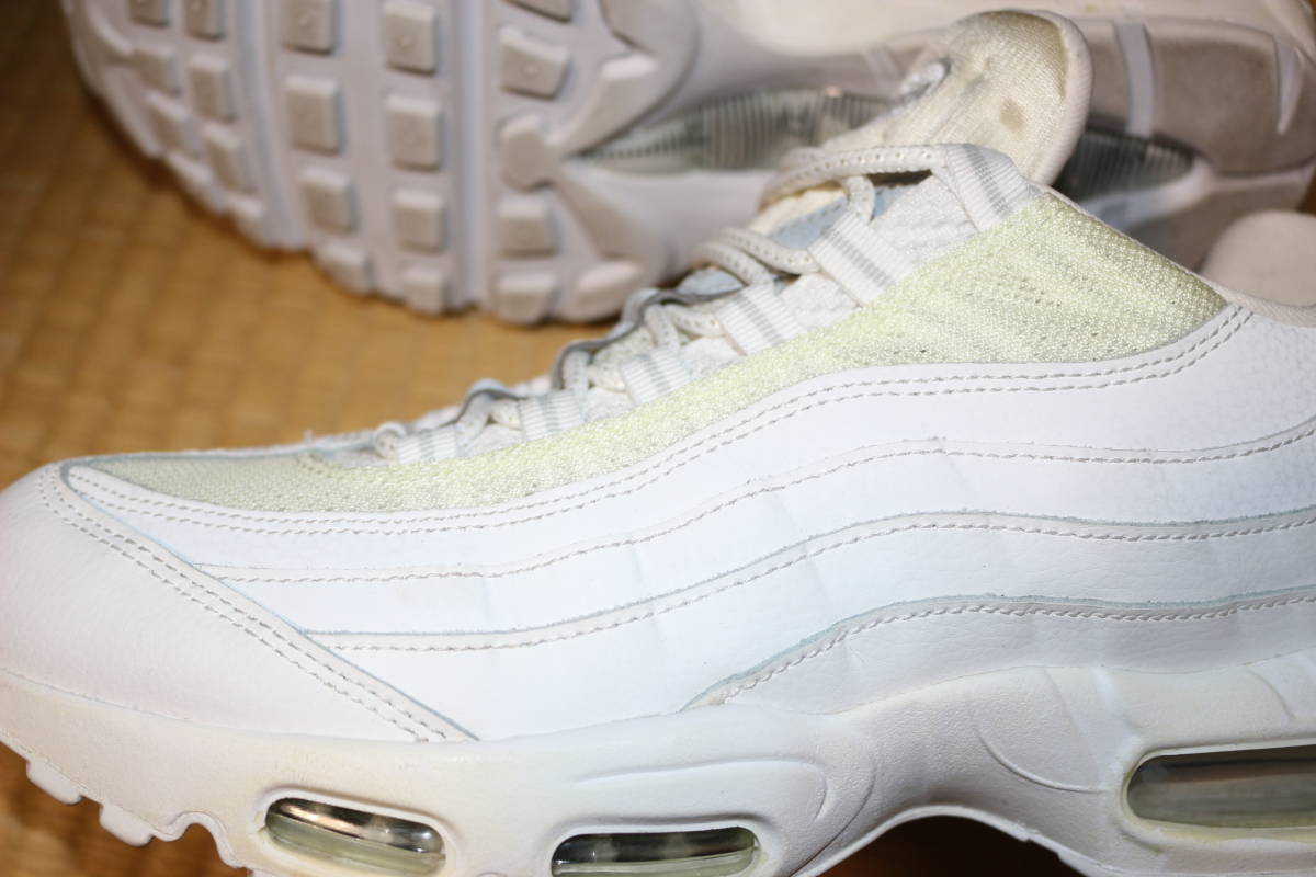 未使用に近い】NIKE AIR MAX 95 ESSENTIAL ナイキ エア マックス 95