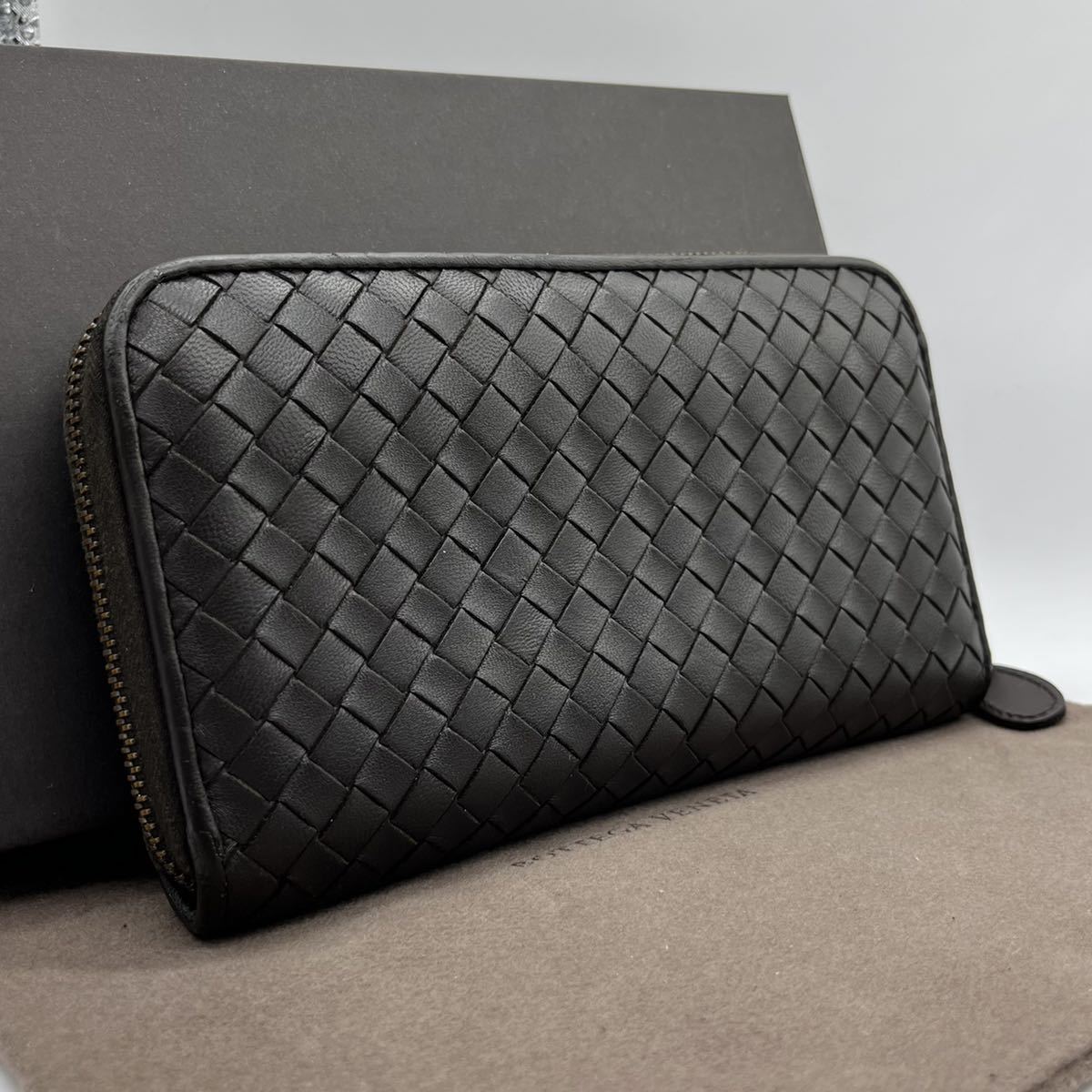 n52 BOTTEGA VENETA ボッテガヴェネタ イントレチャート ラウンド 