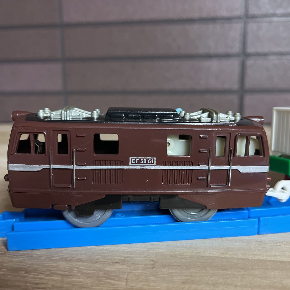 プラレール EF58形61号機 電気機関車 貨物車付き(車両単品)｜売買され 