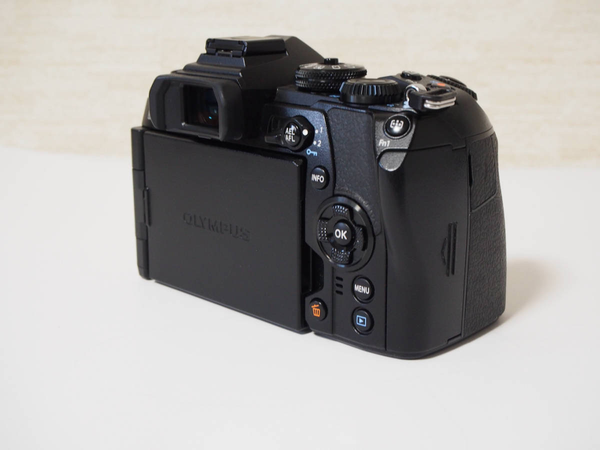 オリンパス OLYMPUS OM-D E-M1 markⅡボディ（おまけ付き）_5