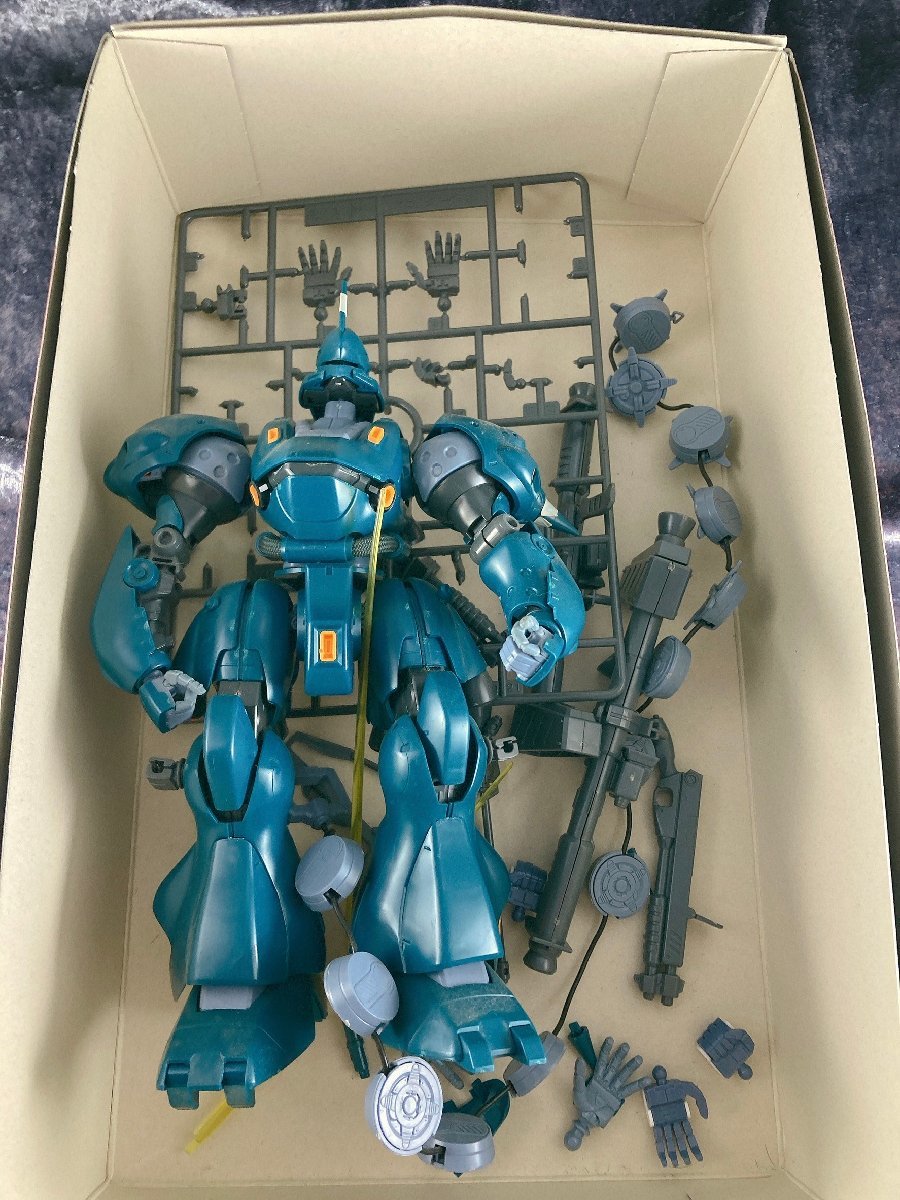 中古ジャンク品ケンプファー、木製台座付きです。 ☆MG 1/100 ケンプファー 組み立て済み 破損有り ジャンク 中古品