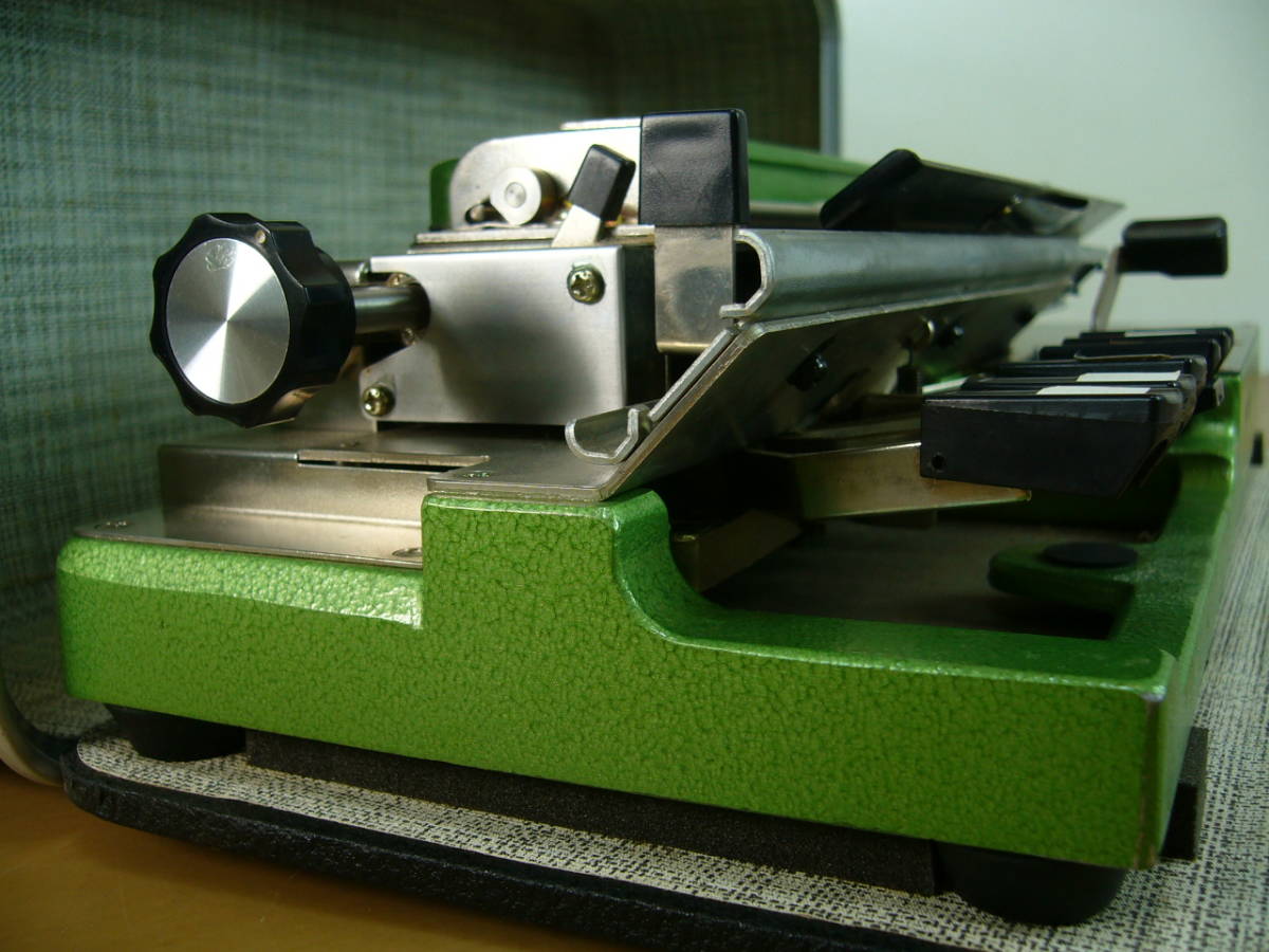 BRAILLER APOLLO MARK-Ⅱ 点字印刷機♥ MARK-II アポロブレイラー