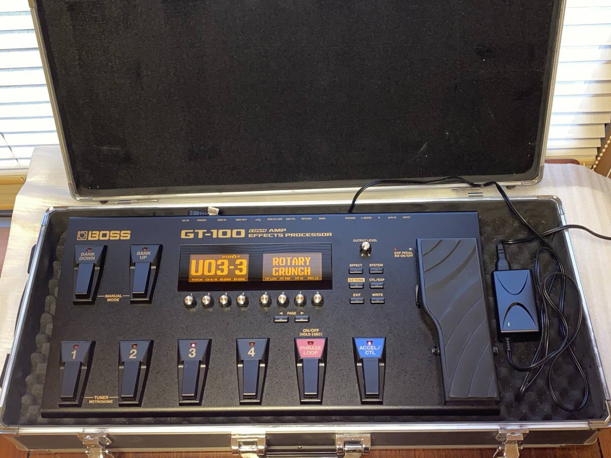 BOSS GT-100 Ver.2 ケース付 BOSS GT-100 Ver.2 おまけソフトケース付き