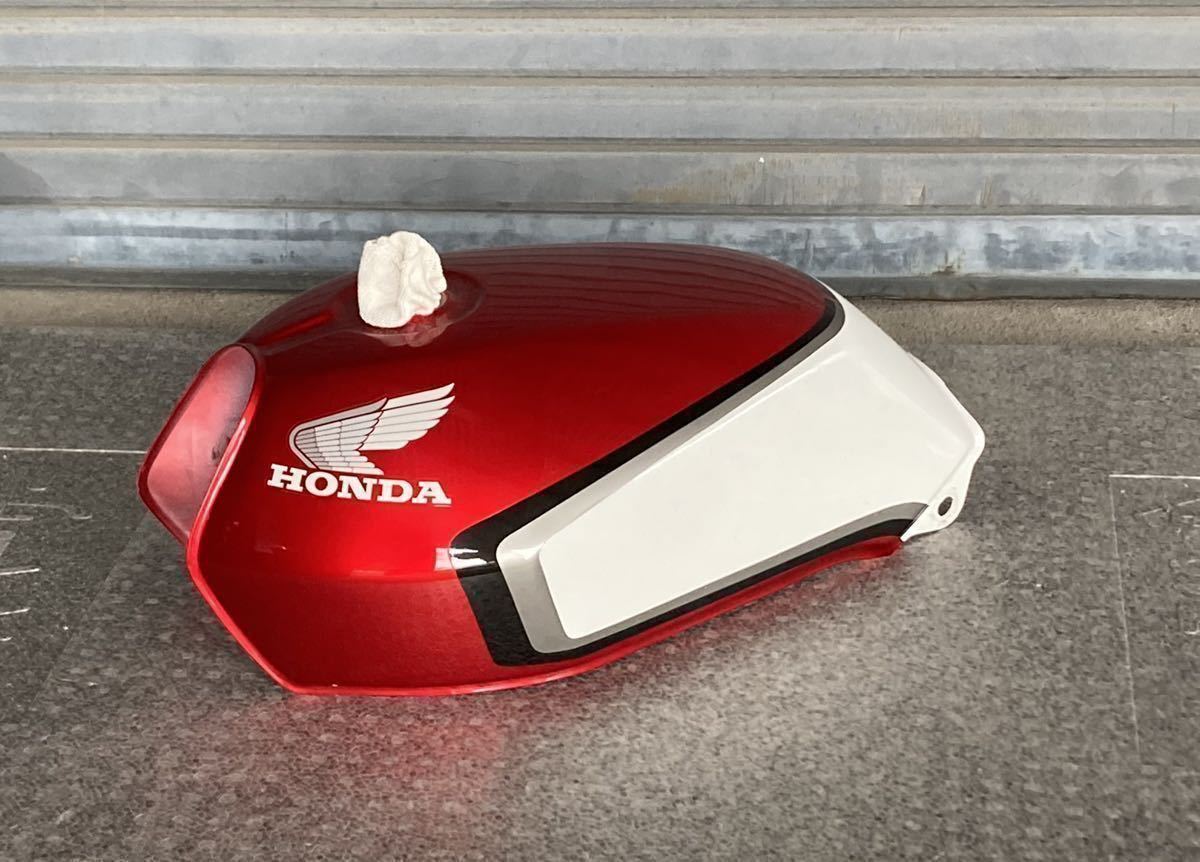 CBX400F 外装セット 一式 2型 赤白 タンク サイドカバー カウル フェンダー シート タックロール HONDA CBX 極上品 美品 イメージ画像あり(パーツ)｜売買されたオークション情報、Yahoo!オークション(旧ヤフオク!) の商品情報をアーカイブ公開 - オークファン（aucfan.com） HONDA CBX400f 550 外装セット タンク 赤/白 ...