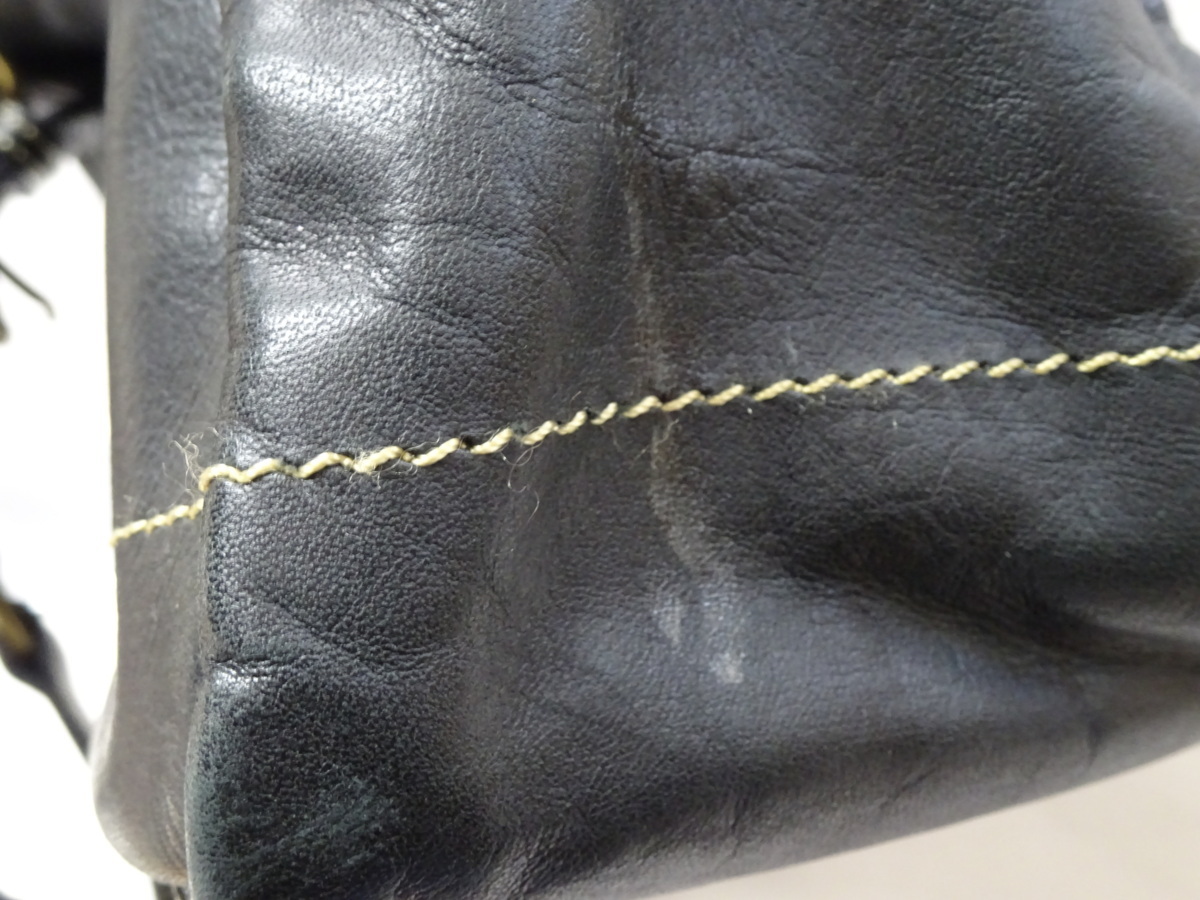 ヴィヴィアンウエストウッド レザー オーブ Vivienne Westwood ハンドバッグ パンチング ビッグオーブ レザーチャーム ビッグハート ウエストウッド ヴィヴィアン (ヴィヴィアンウエストウッド 中古・古着通販Vivienne &frasl; トートバッグ