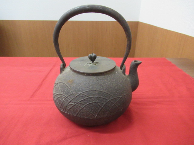  T 2050 龍文堂 鉄瓶 骨董品 経年保管 龍文堂 工芸品(鉄瓶)｜売買されたオークション情報、yahooの商品情報をアーカイブ公開 - オークファン 鉄瓶