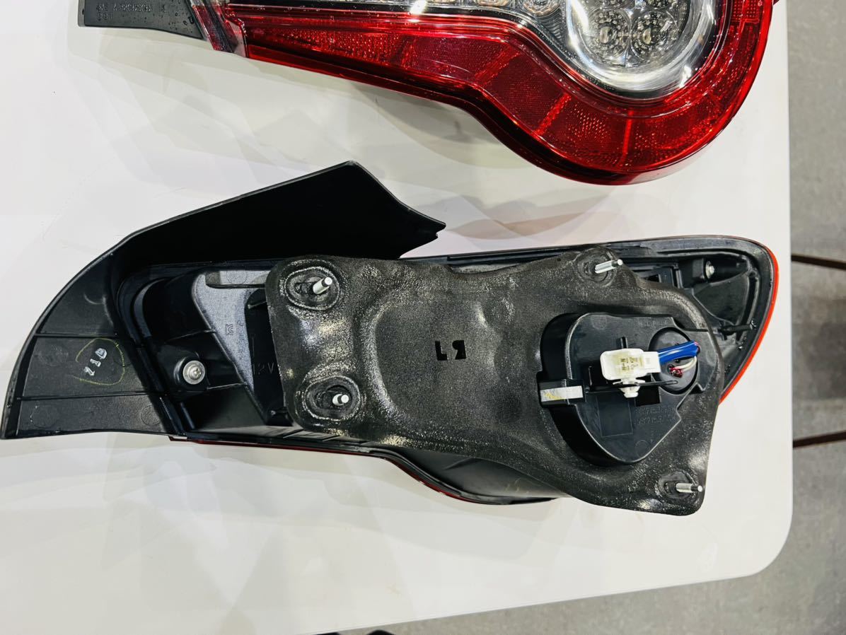 BRZ ハチロク 86 テールランプ テールレンズ 純正 スモークカバー ZN6