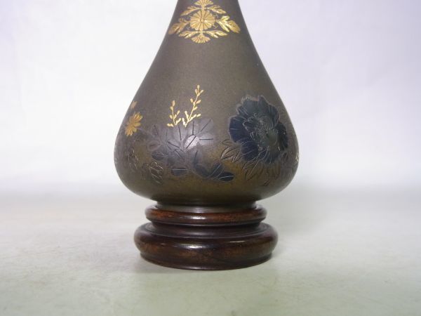 加賀金工師 山川孝次造 銅製 加賀象嵌松竹梅花瓶 金銀象嵌 高さ44cm