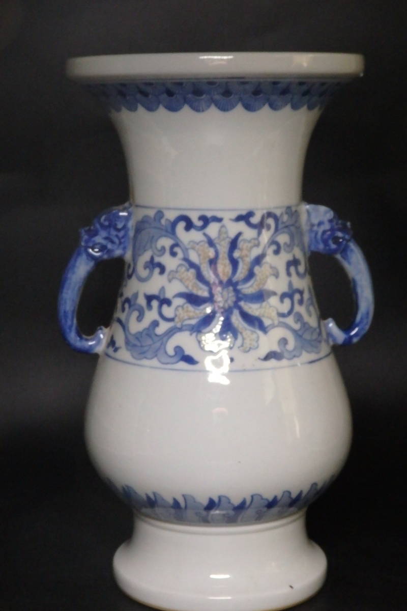 景徳鎮 | – 陶磁 - porcelain white and Blue 青花山川紋菜箙瓶 景徳