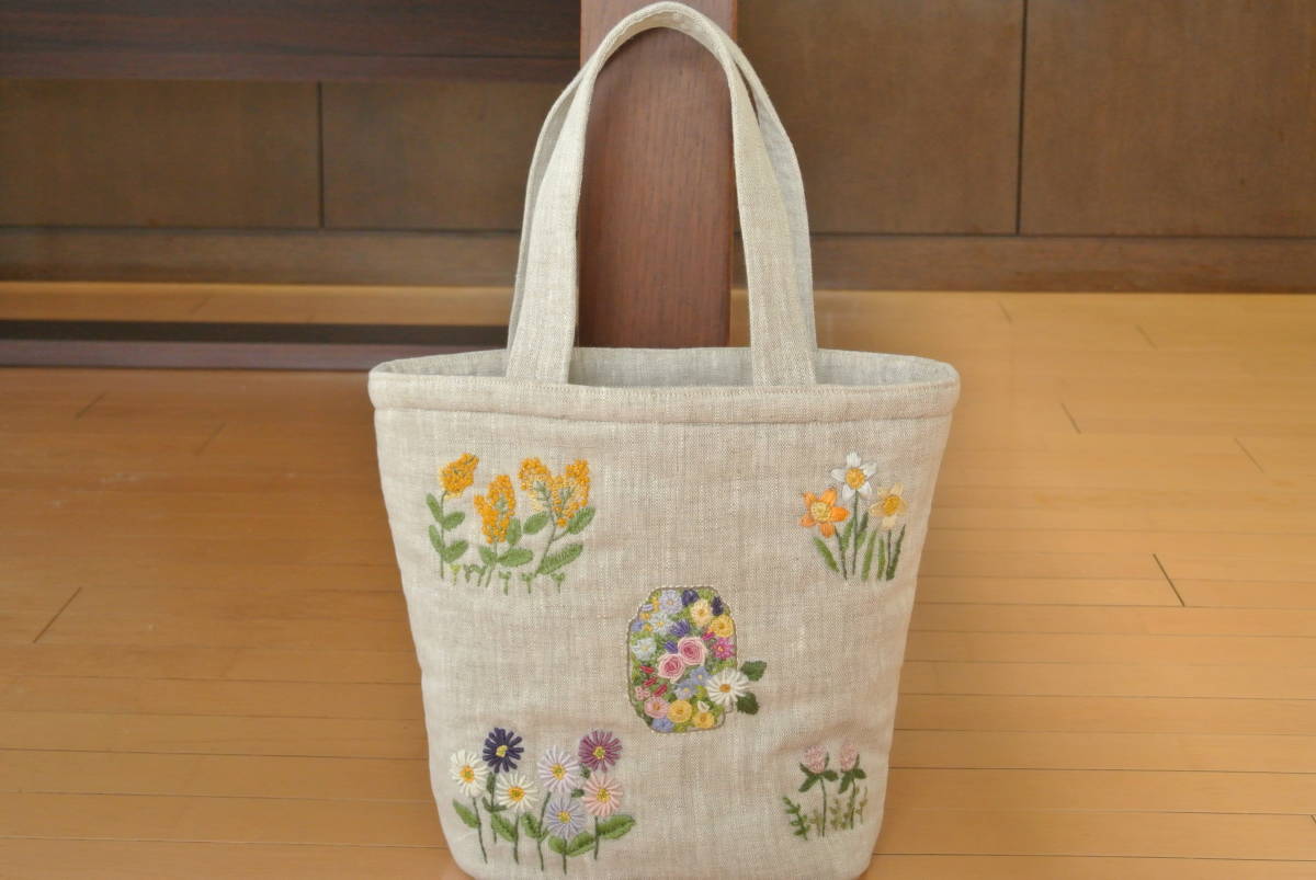 ハンドメイド　刺繍バッグ　 (2022年3月30日出品）