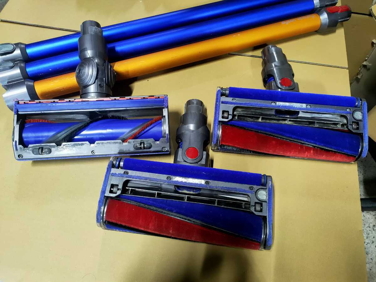 (M7)dyson コードレスクリーナー SV10など まとめて3台 充電器付 中古品 ダイソン Dyson SV10 ブルー Absolute 価格比較
