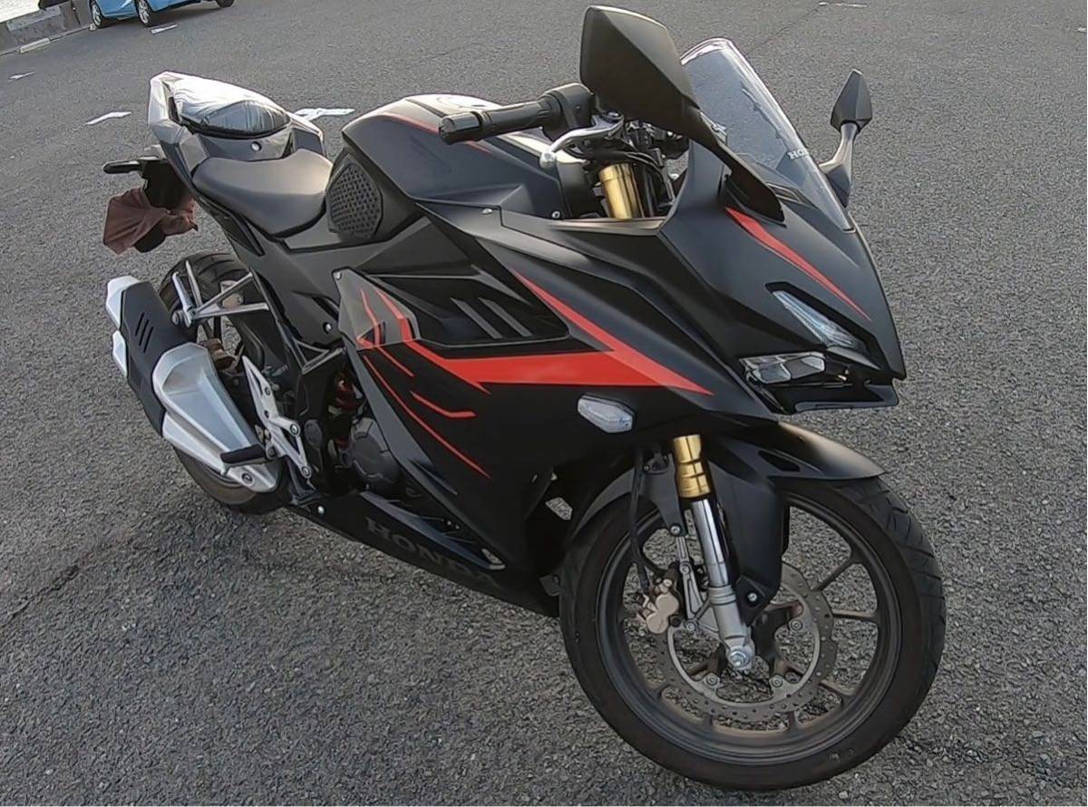 CBR150R 2021年式最新型 走行2000㎞台の低走行車 HONDA ホンダ 新型 
