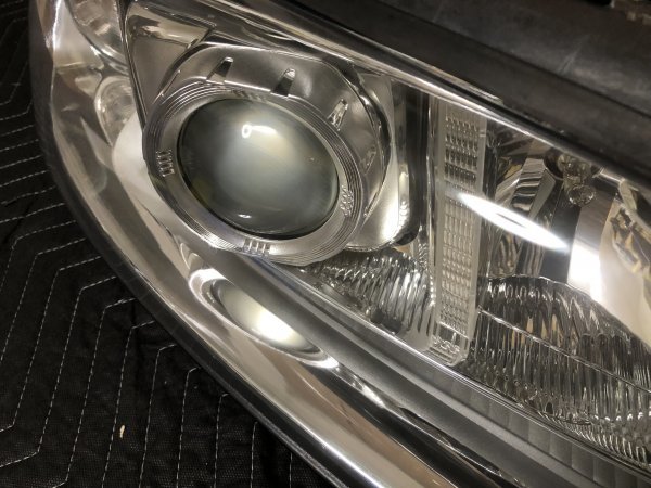 ☆破損あり☆ボルボV70 XC70 純正HID キセノン ヘッドライト SB系
