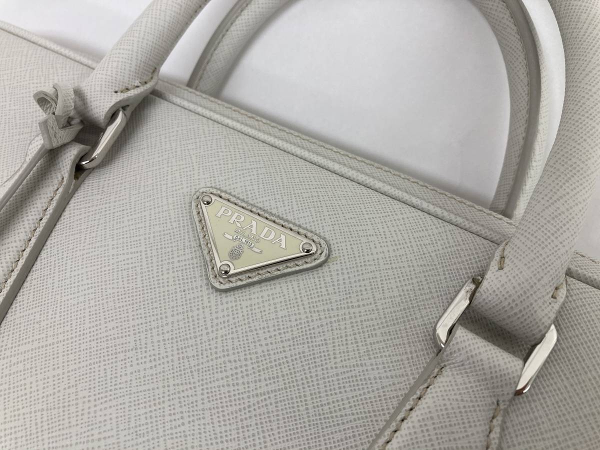 □未使用□ PRADAプラダ サフィアーノレザーブリーフケース 白 2VE368 