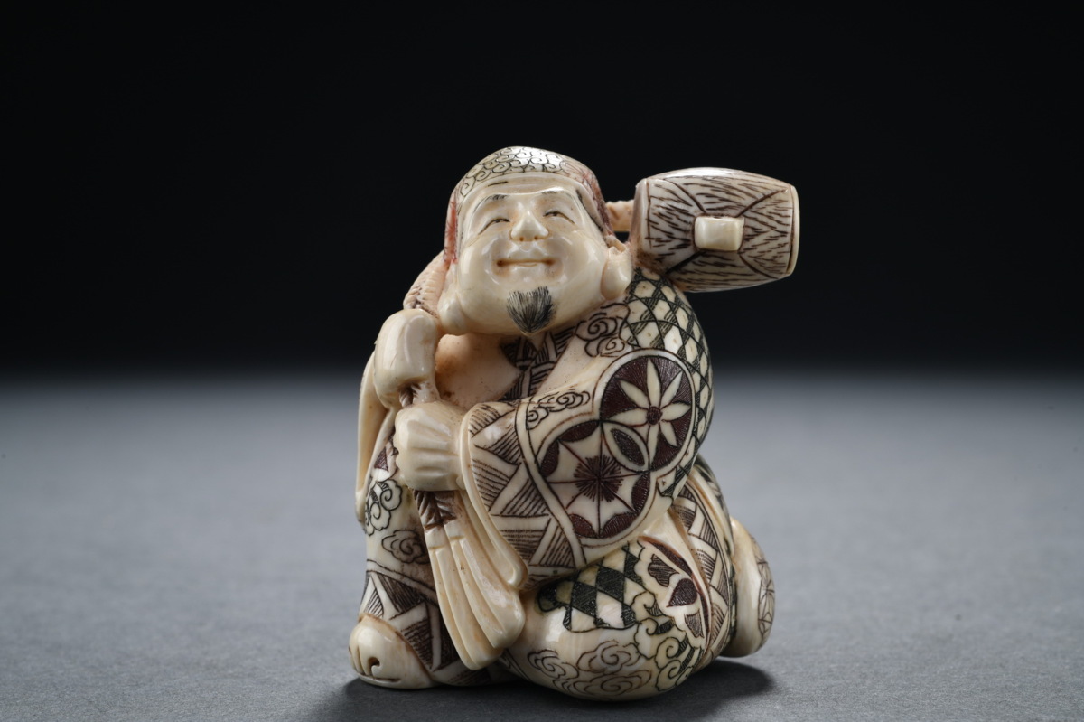 ◇鶴鳴堂◇時代物 マンモス 恵比寿大型根付 提げ物 細密彫刻 眼入 柘植