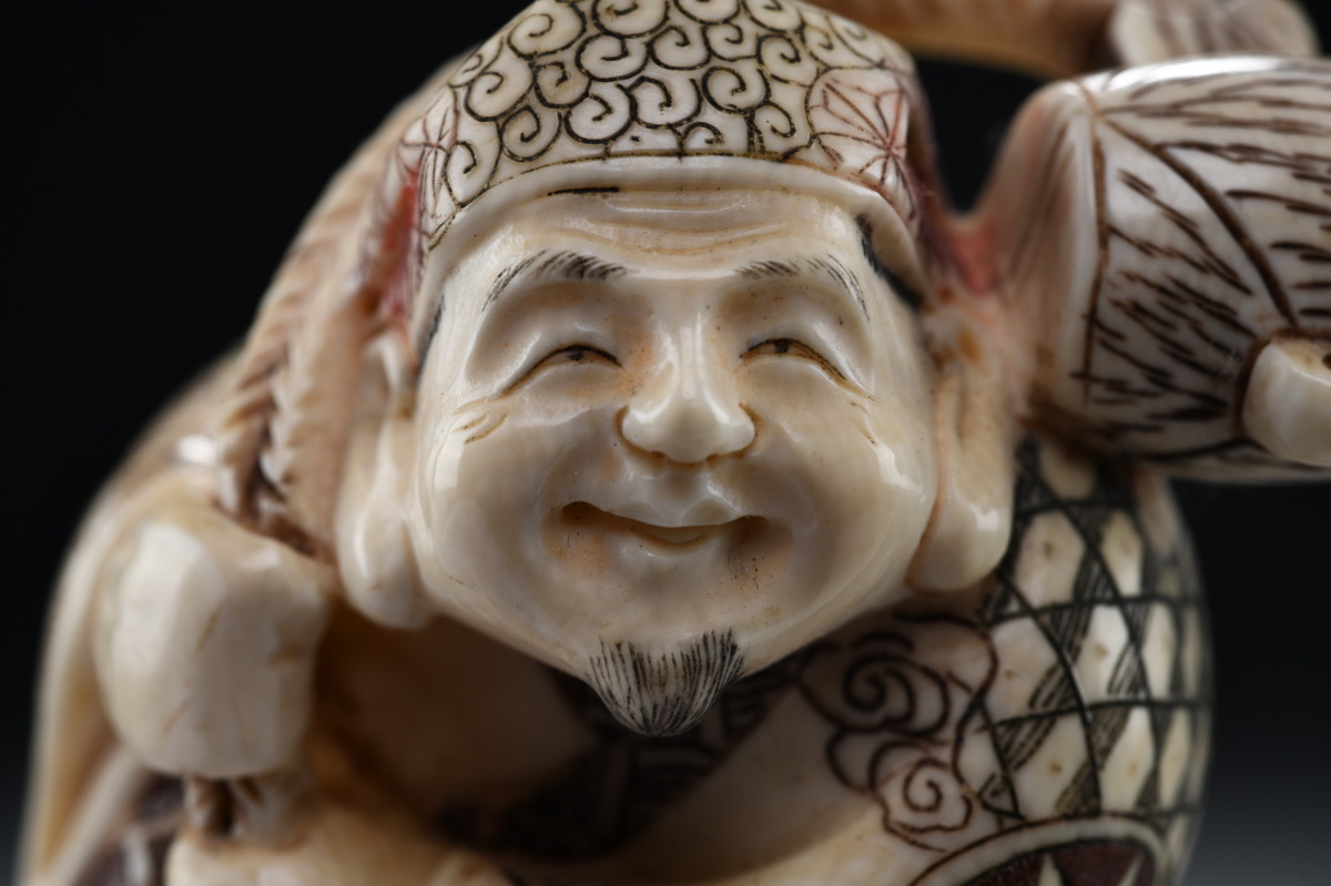 ◇鶴鳴堂◇時代物 マンモス 恵比寿大型根付 提げ物 細密彫刻 眼入 柘植