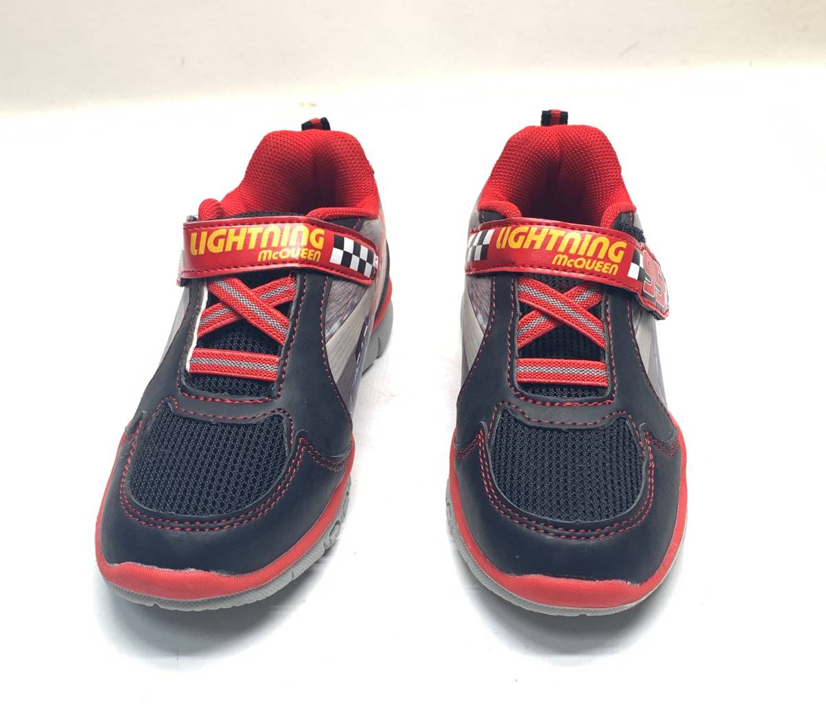 Disney Cars ディズニー カーズ スニーカー マジックタイプ キッズ 子供靴 18 0 靴 18cm 売買されたオークション情報 Yahooの商品情報をアーカイブ公開 オークファン Aucfan Com