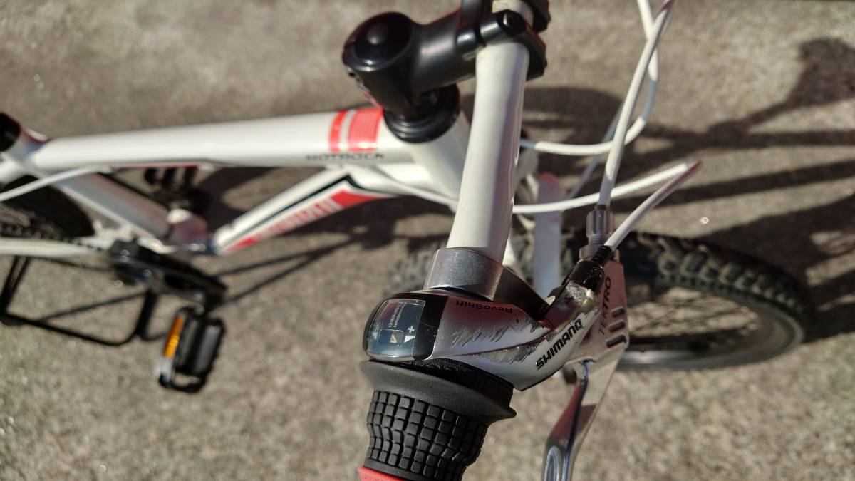 スペシャライズド ホットロック 20インチマウンテンバイク引取限定