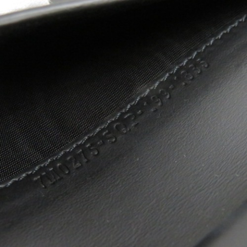54976★1円スタート★FENDI フェンディ 新品同様美品 モンスター　トラベルケース ラウンドファスナー長財布 レザー ブラック レディース | フェンディ、100周年を迎える2025年の幕開けを祝い、「フェンディ フェンディ（FENDI）2026-27秋冬コレクション カーサ フェンディが新作バッグ「FENDI Origami」を発売！