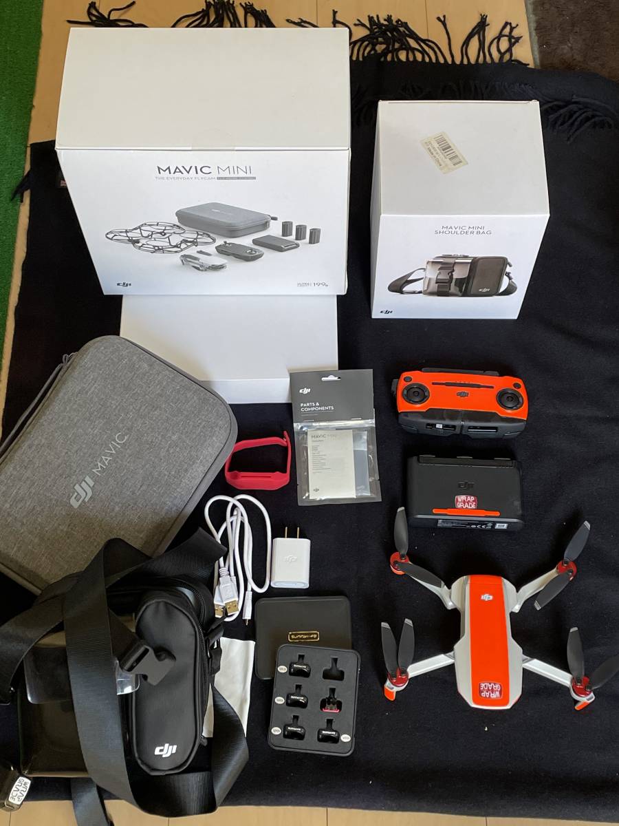 超激得，大人気 国内正規品 DJI Mavic Mini マビックミニ FLYMORE COMBOフライモアコンボ 海外用バッテリー&times;３本国内１本 その他付属品多数(ドローン本体)｜売買されたオークション情報、yahooの商品情報をアー ドローン本体