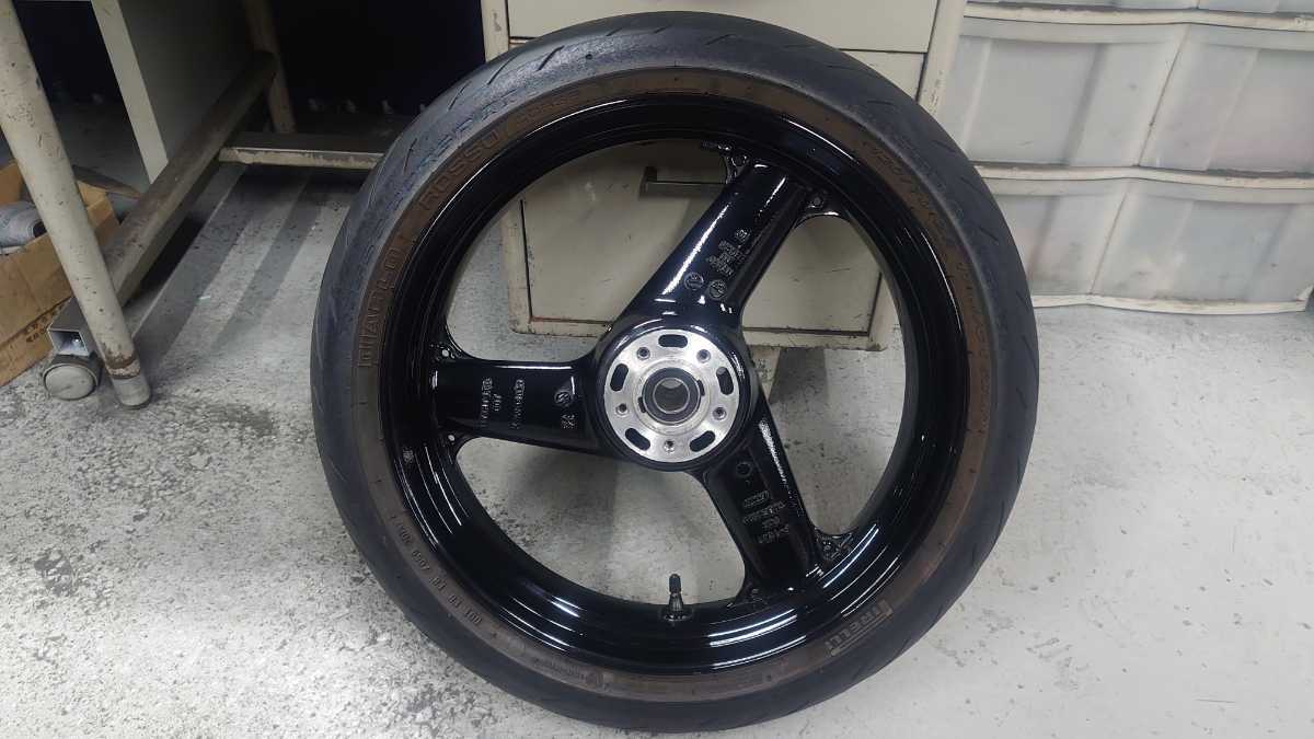 純正ホイール : ZRX1200Rのタイヤをピレリー ロッソコルサに交換 