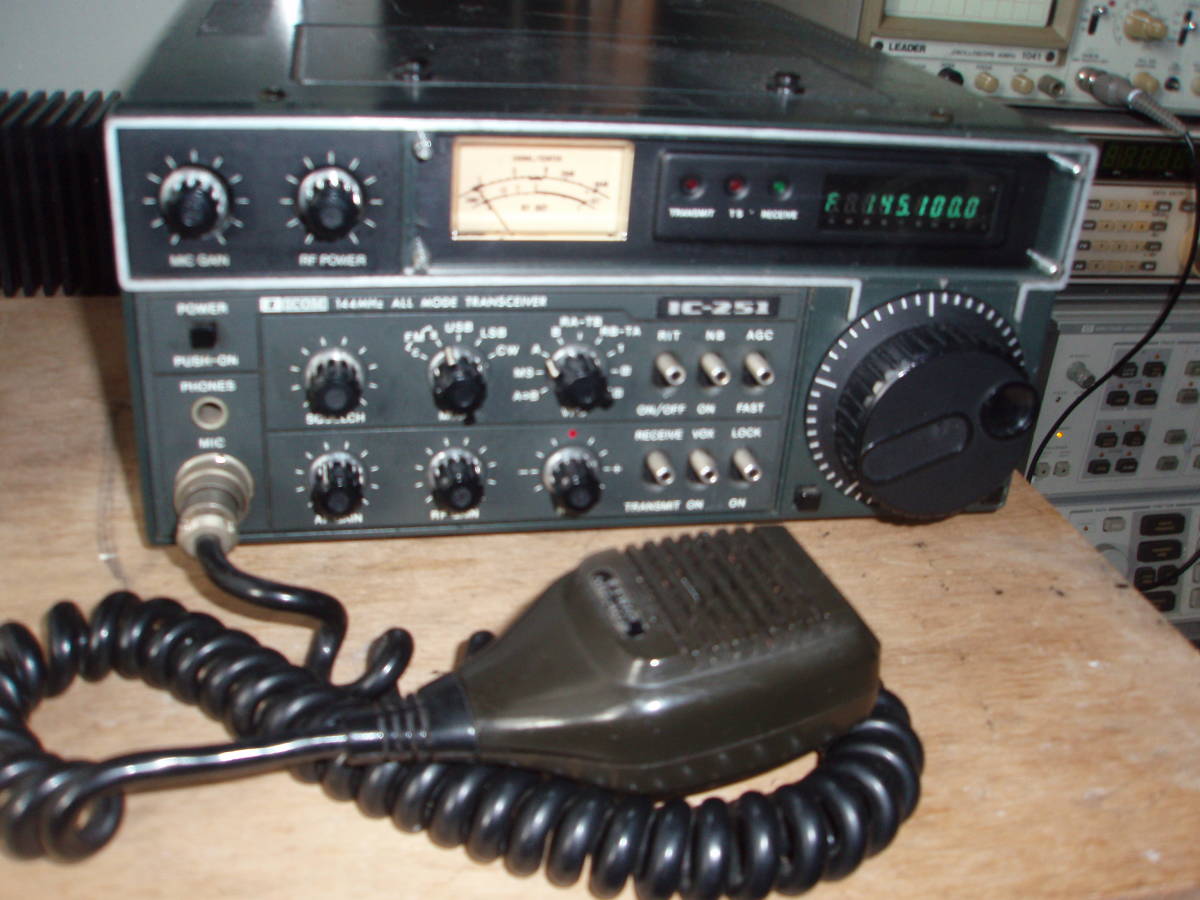 ICOM IC-251 動作品です。 IC-251 ICOM ⁄ TRANSCEIVER2台 430MHz Ham