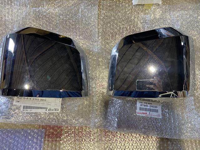 トヨタ純正　200系ハイエース6型用　純正メッキドアミラーカバー　左右セット　4/12　No，3 ハイエース トヨタ 200系 -200系 TOYOTA（トヨタ）純正部品 0