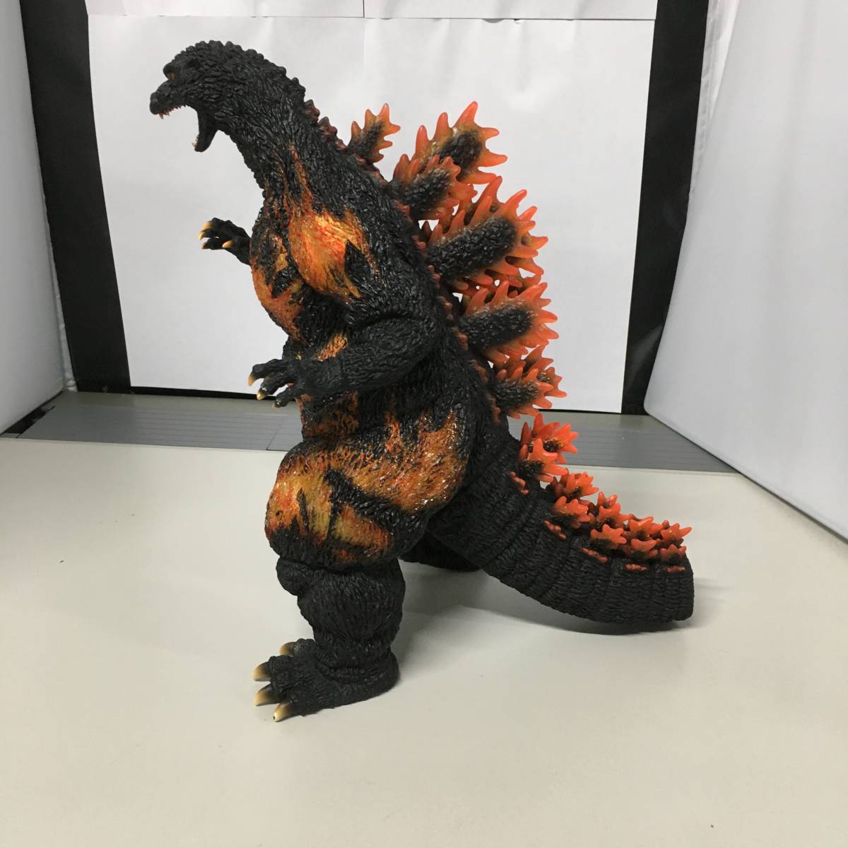 東宝30cmシリーズ ゴジラ（1995）「香港上陸」クリアオレンジVer.完成