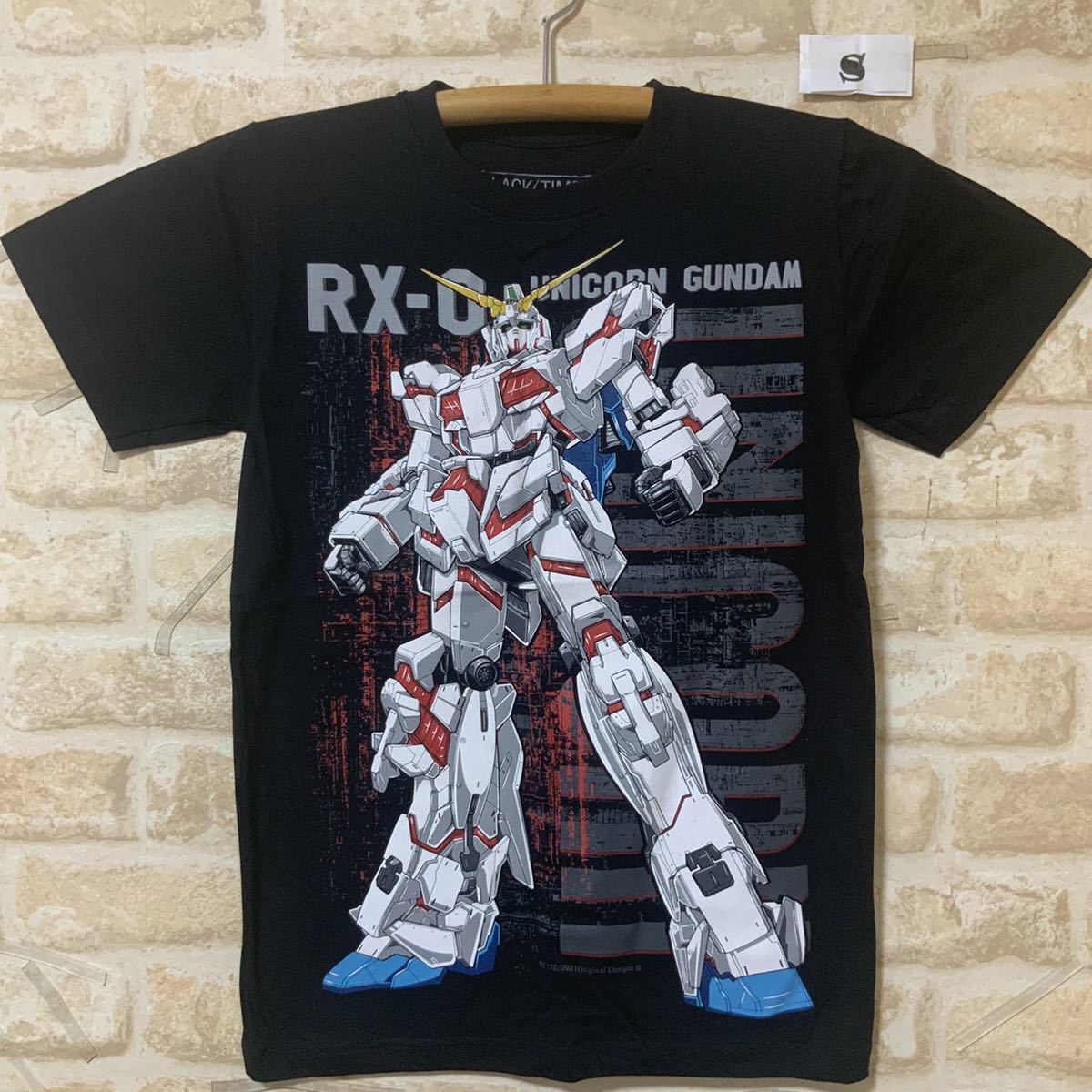ガンダム ユニコーン Rxー0 Gundam Tシャツ Sサイズ イラスト 機動戦士ガンダム 海外製 イラスト キャラクター 売買されたオークション情報 Yahooの商品情報をアーカイブ公開 オークファン Aucfan Com